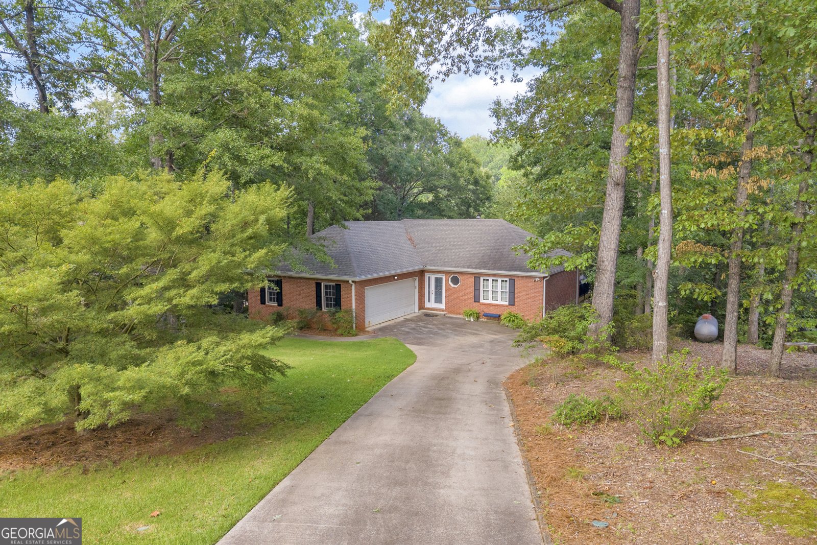 131 Sunrise Drive Lavonia - main photo