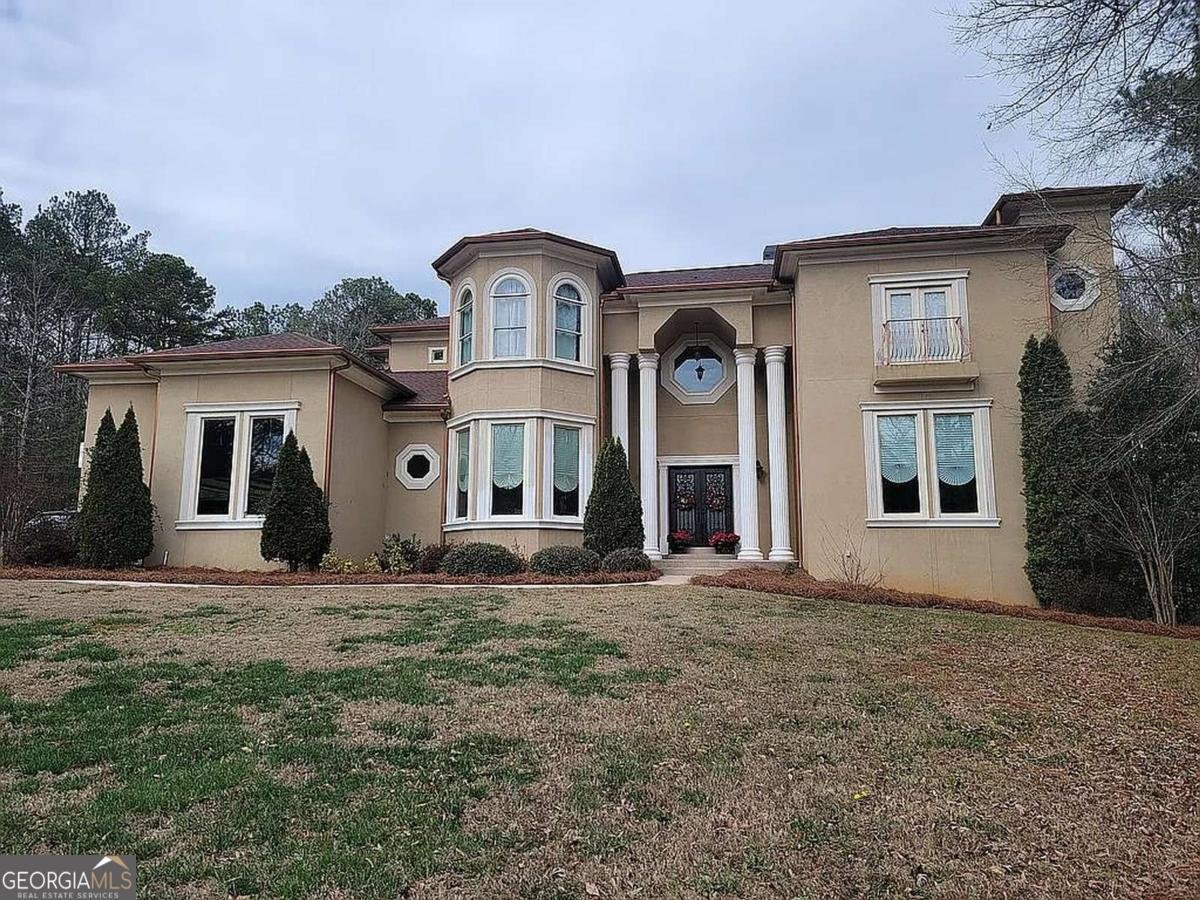 1824 Gateway Drive Loganville - main photo