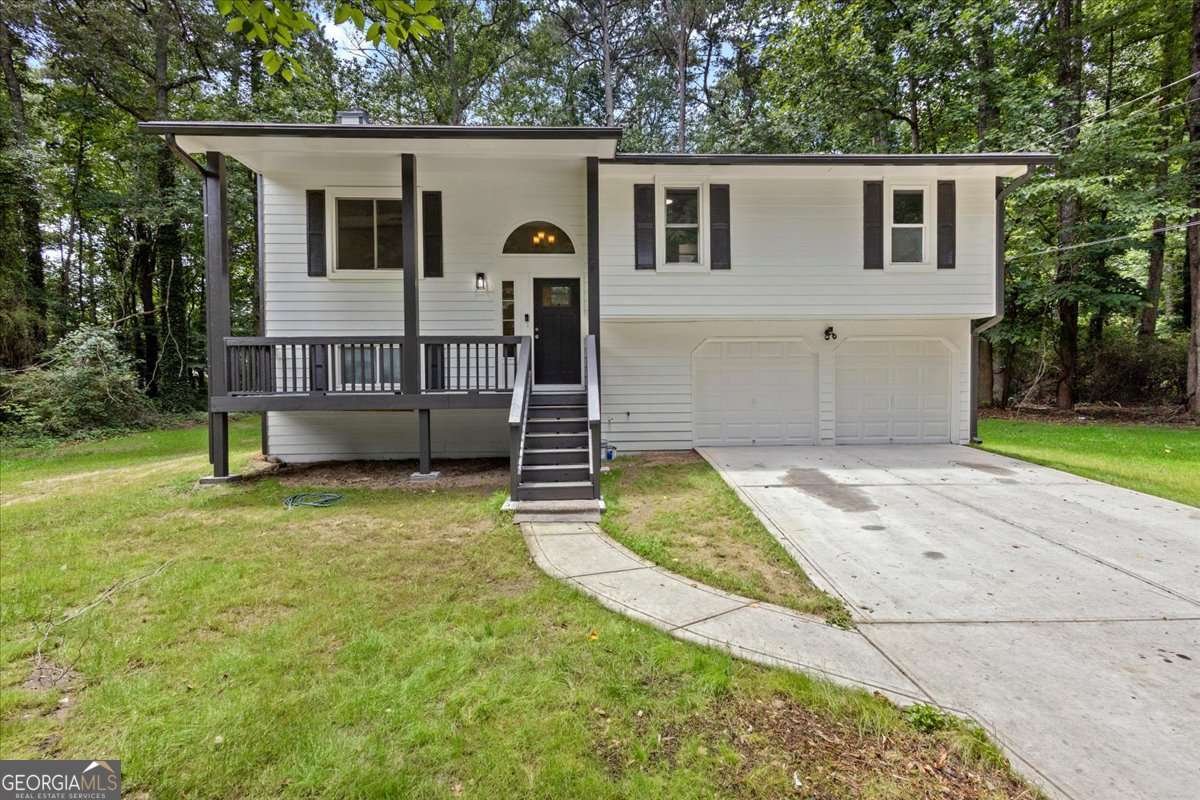 2152 Cedar Creek Lane Lithia Springs - main photo