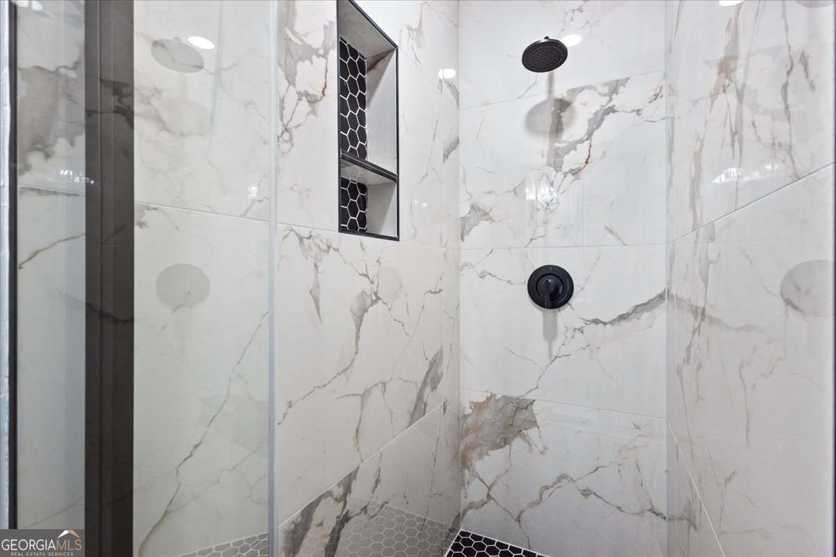 394 Burr Oak Court Lawrenceville - Photo 33