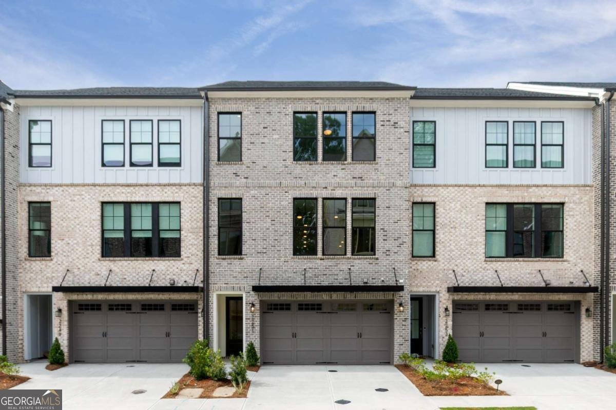 1136 Panorama Drive Brookhaven - main photo