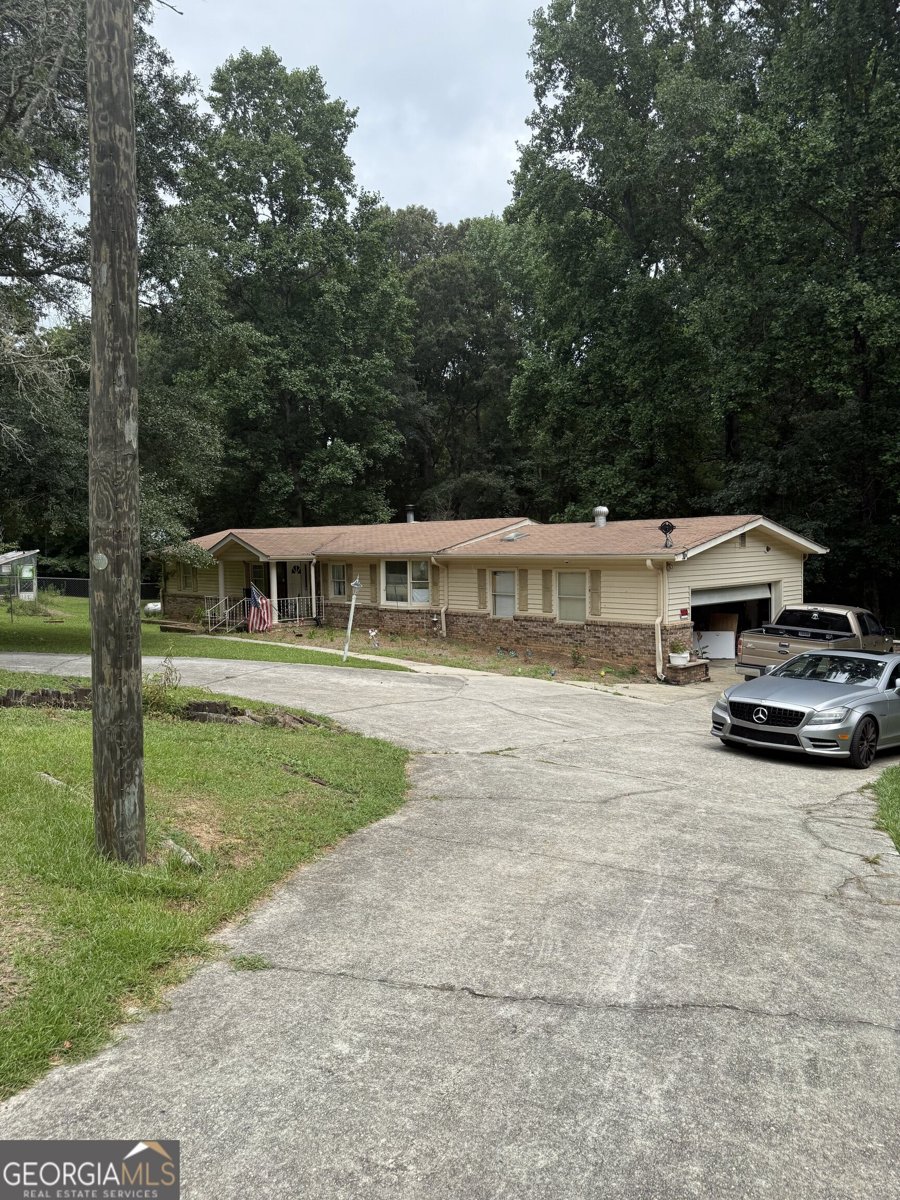 230 Camp Ground Road Griffin - main photo