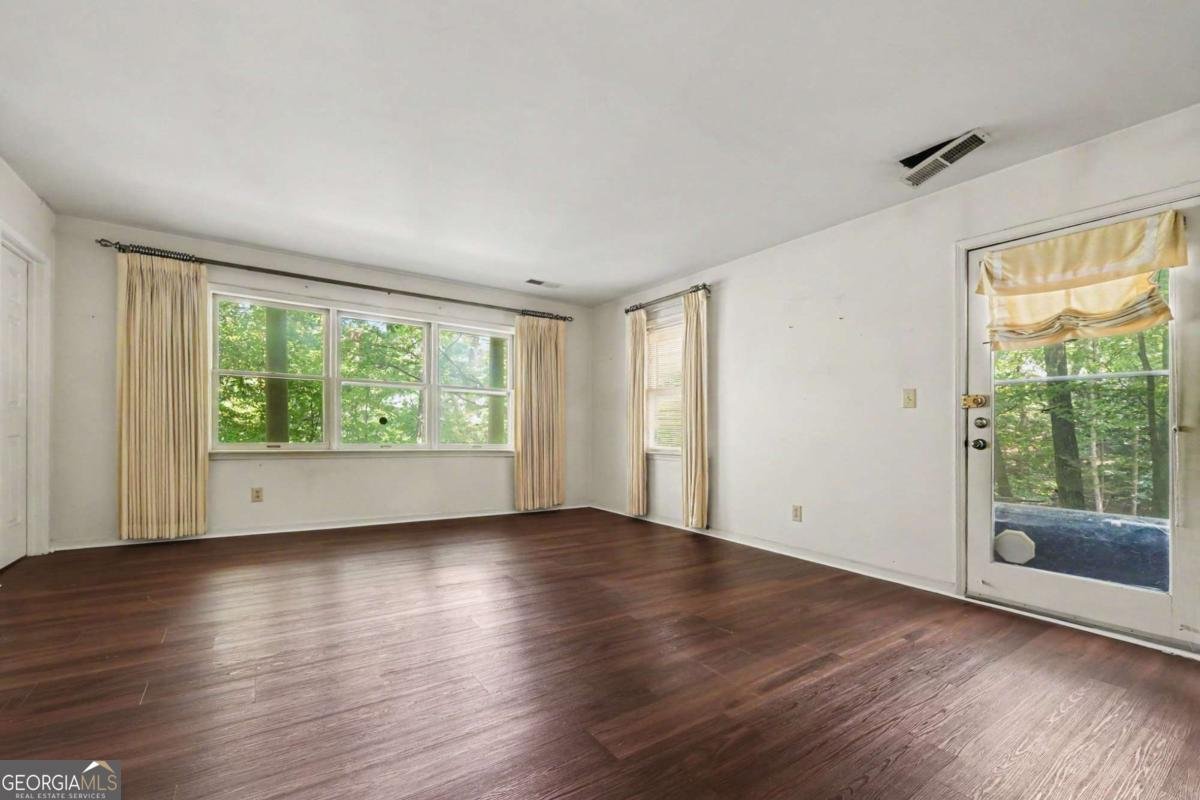 6415 River Chase Circle Sandy Springs - Photo 12