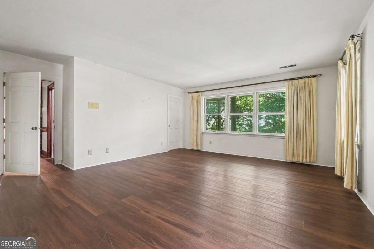 6415 River Chase Circle Sandy Springs - Photo 13