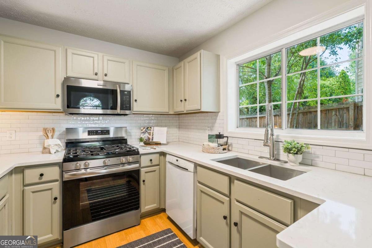 3281 Avensong Village Circle Milton - Photo 11