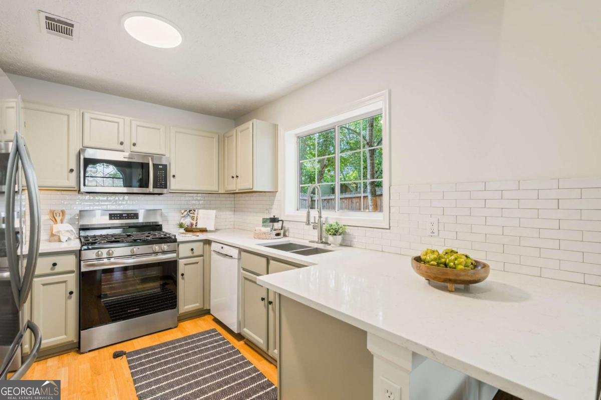 3281 Avensong Village Circle Milton - Photo 14