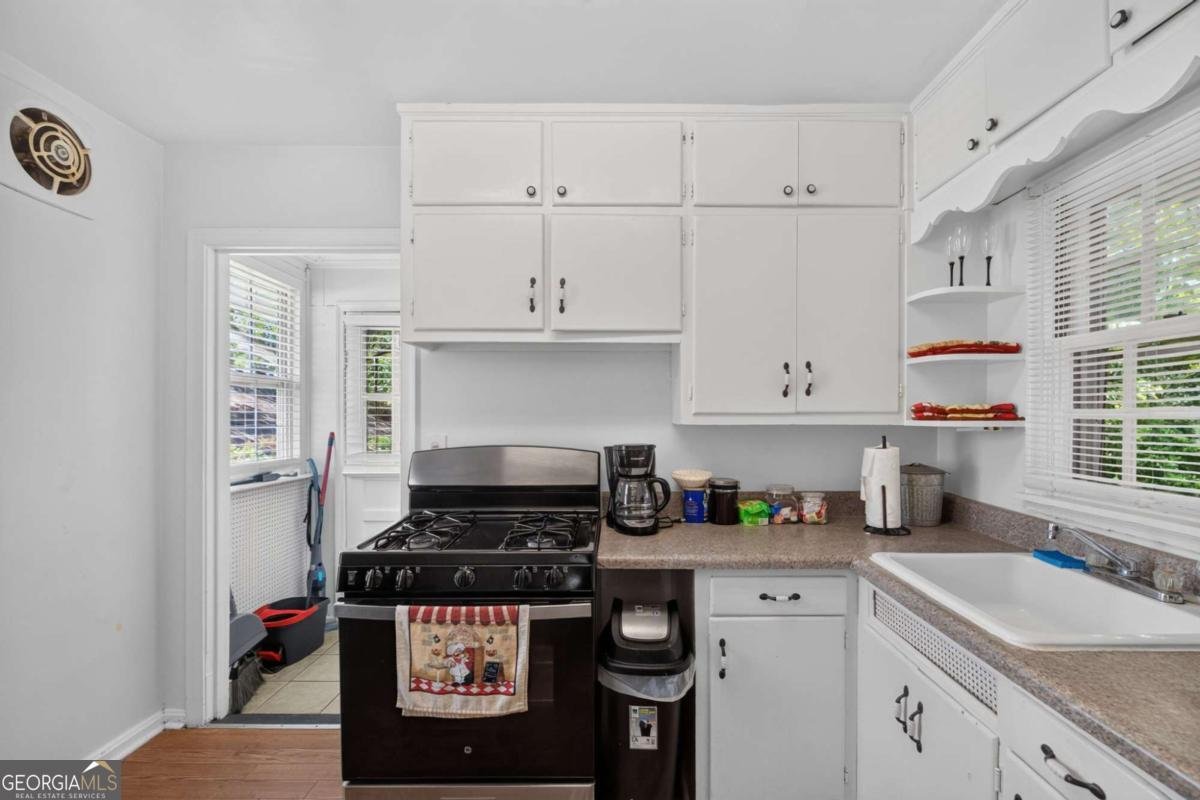 2727 Humphries Street East Point - Photo 11