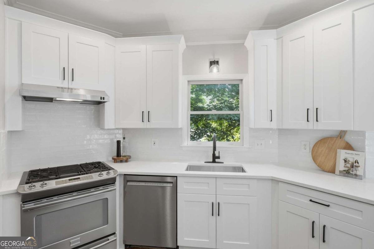 3075 Saint Gallen Court Cumming - Photo 10