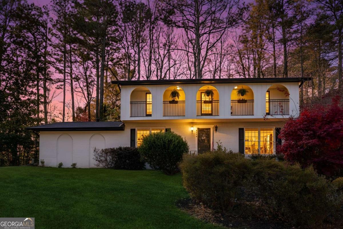 4894 Macbain Lane Dunwoody - main photo