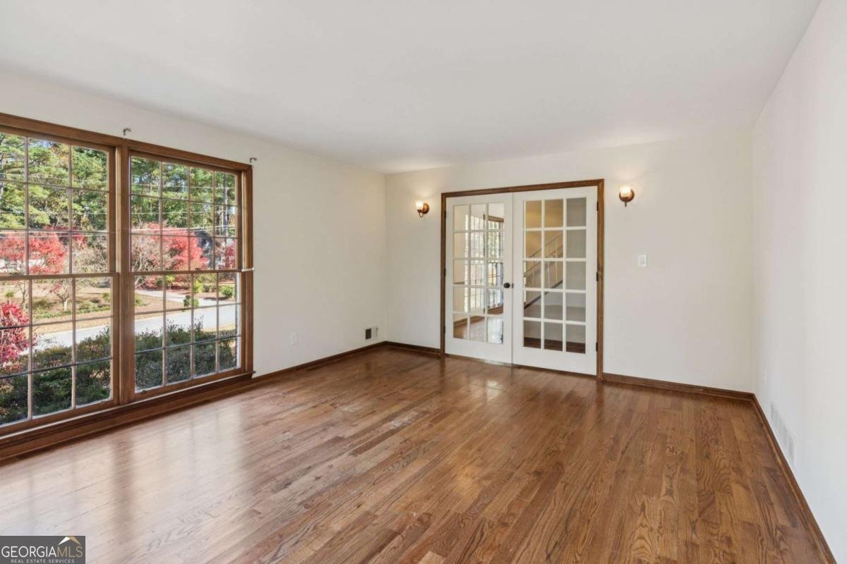 4894 Macbain Lane Dunwoody - Photo 13