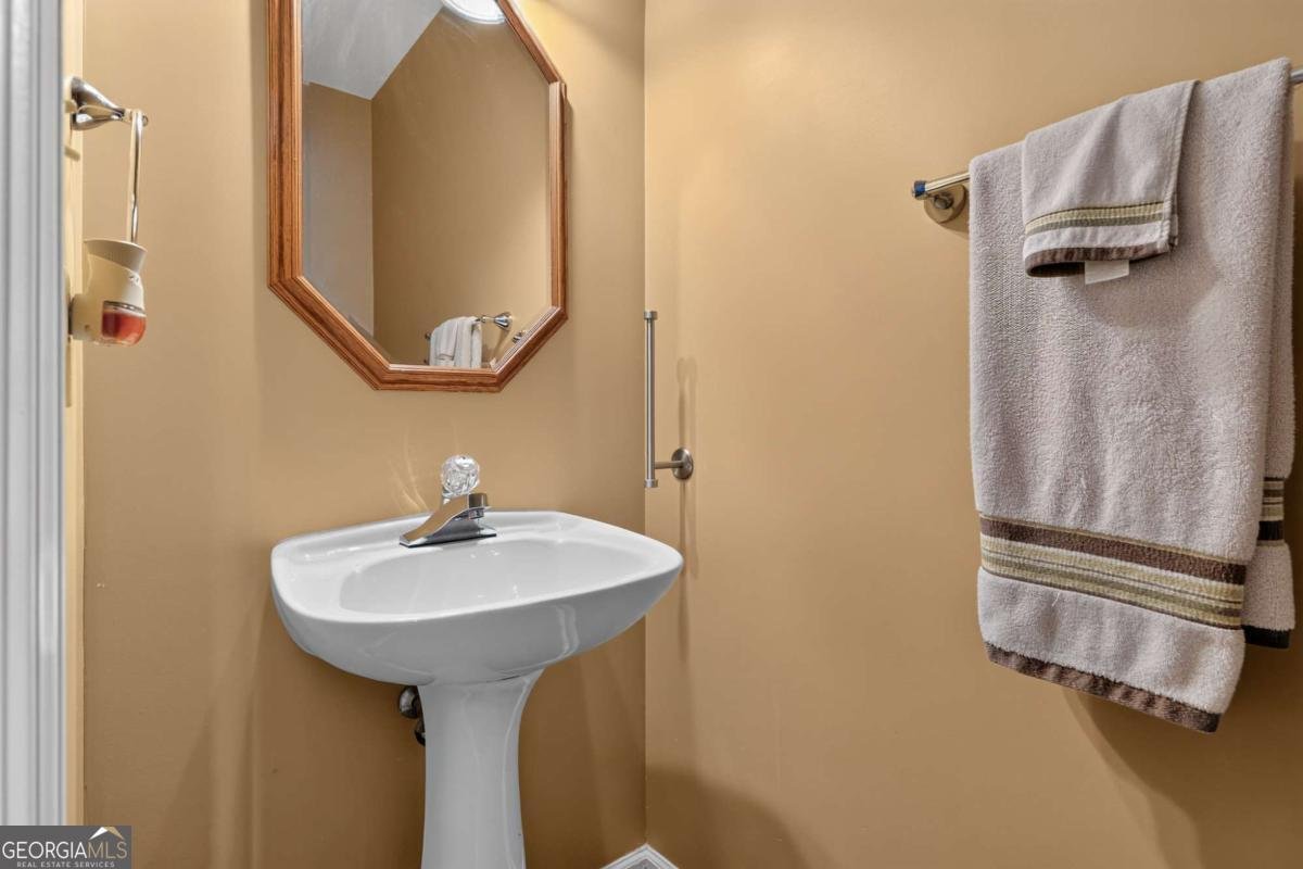 3607 Tree View Drive Snellville - Photo 26
