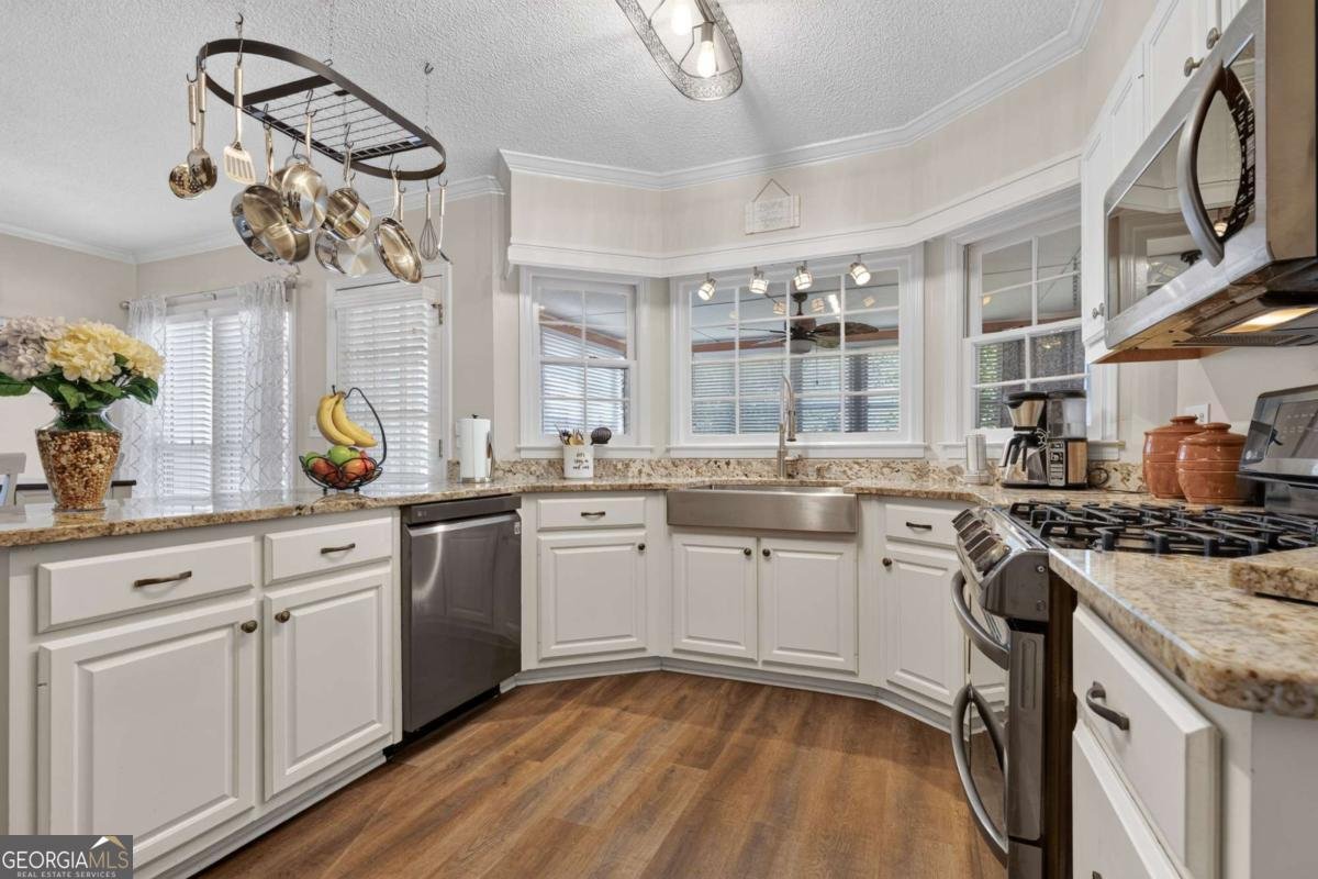3607 Tree View Drive Snellville - Photo 8