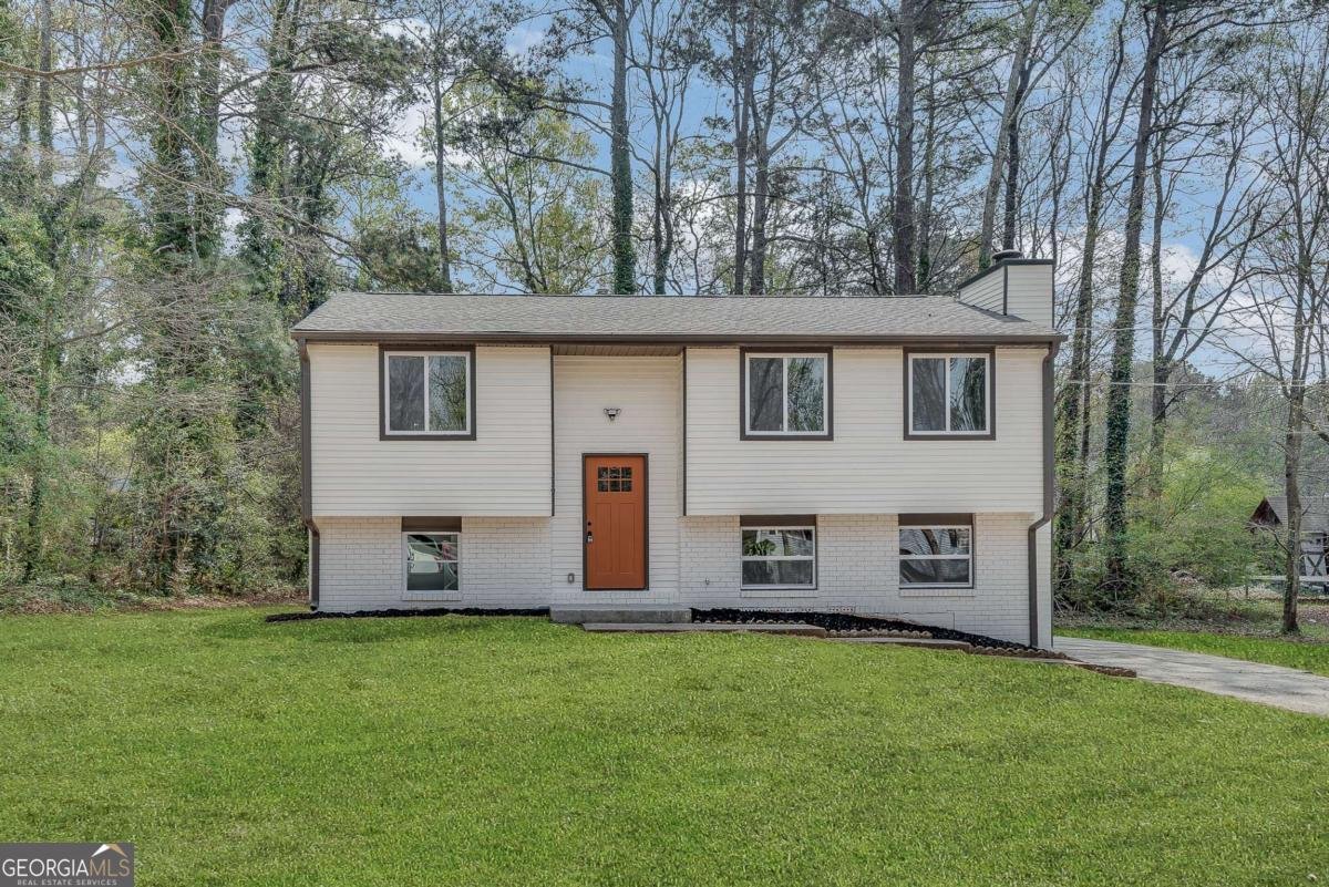 3394 Dearwood Drive Lilburn - main photo