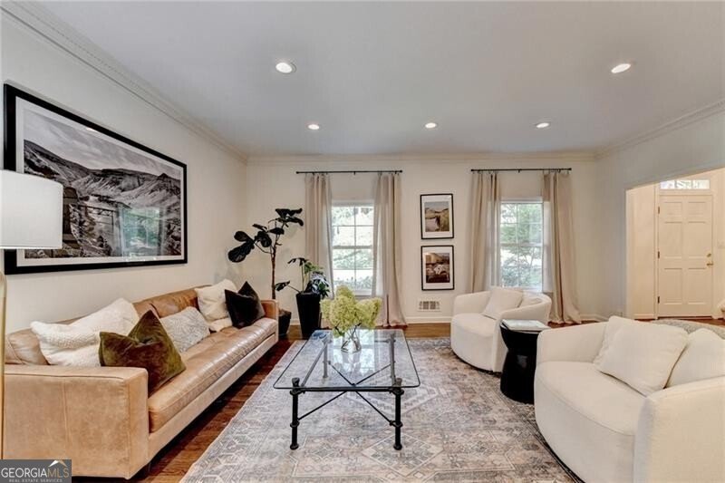 585 Cambridge Way Sandy Springs - Photo 11