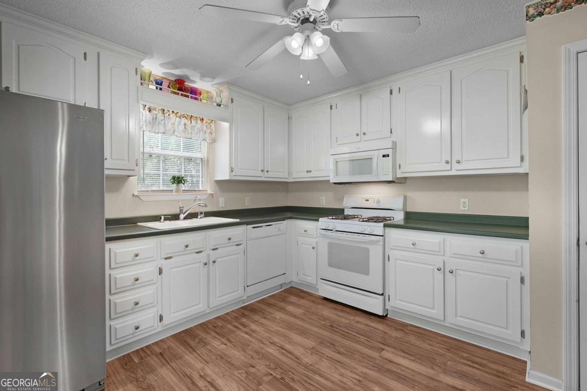 154 Honeysuckle Drive Calhoun - Photo 16