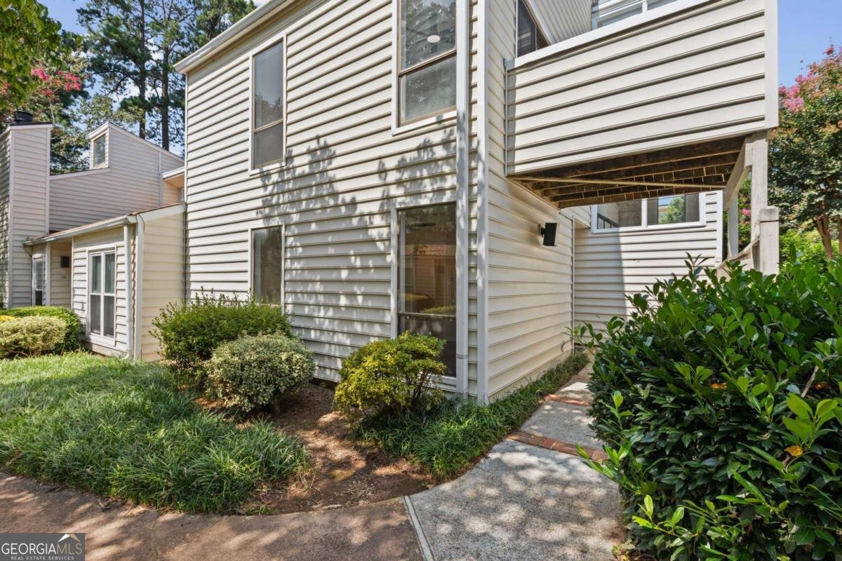 708 Serramonte Drive Marietta - main photo