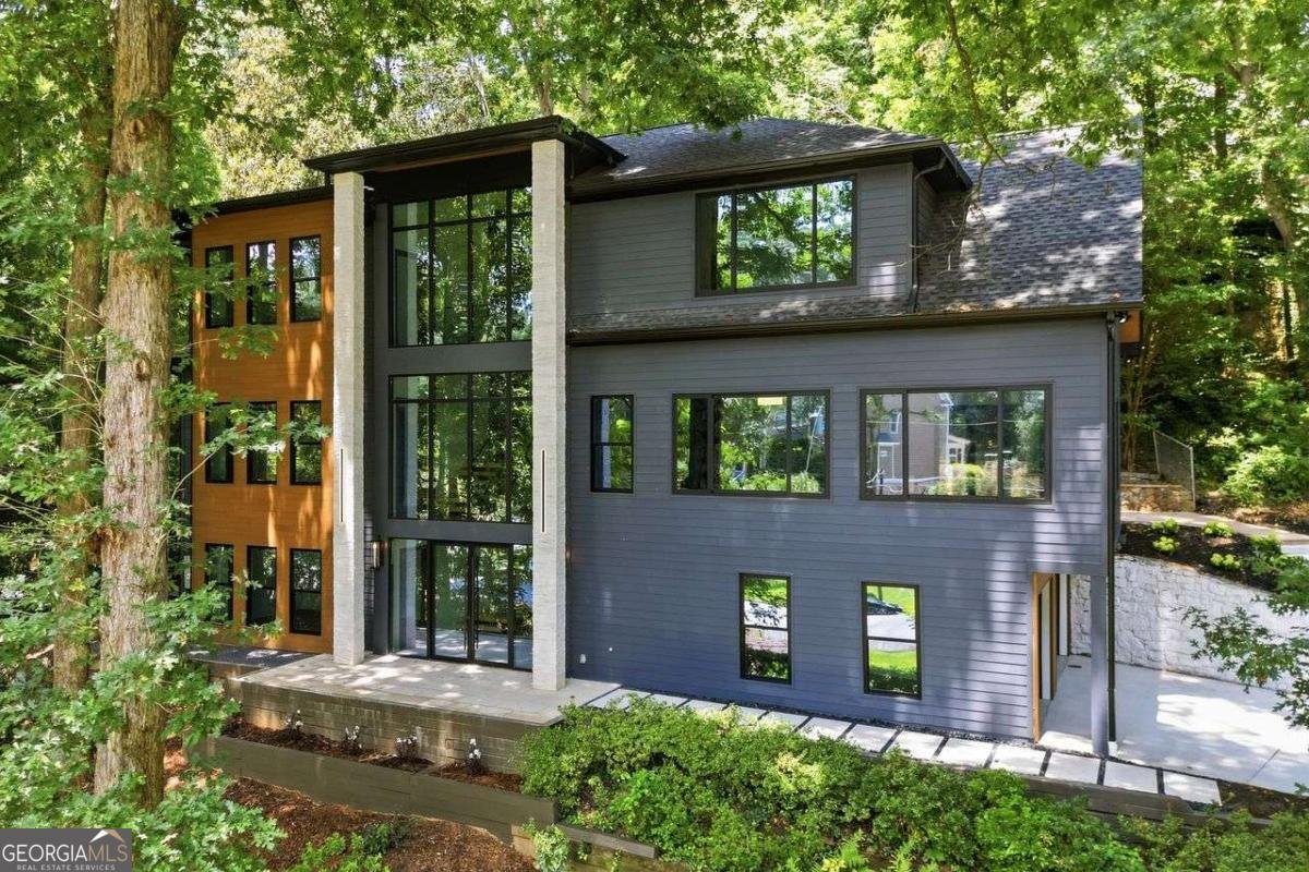 4250 Carmain Drive Atlanta - main photo