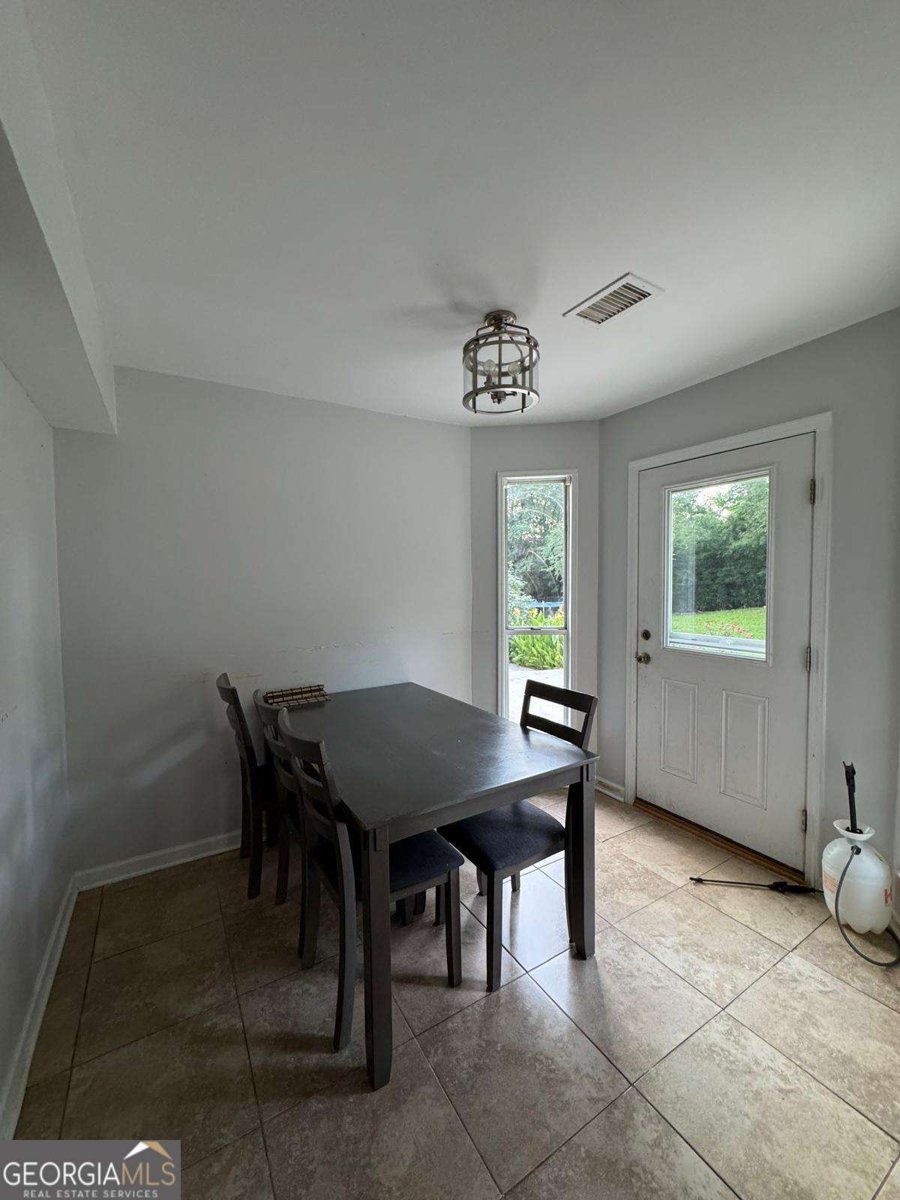 760 Kings Crest Court Fairburn - Photo 10