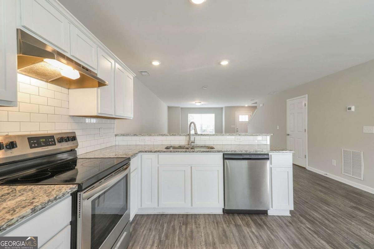 4431 Pinscher Street Union City - Photo 7