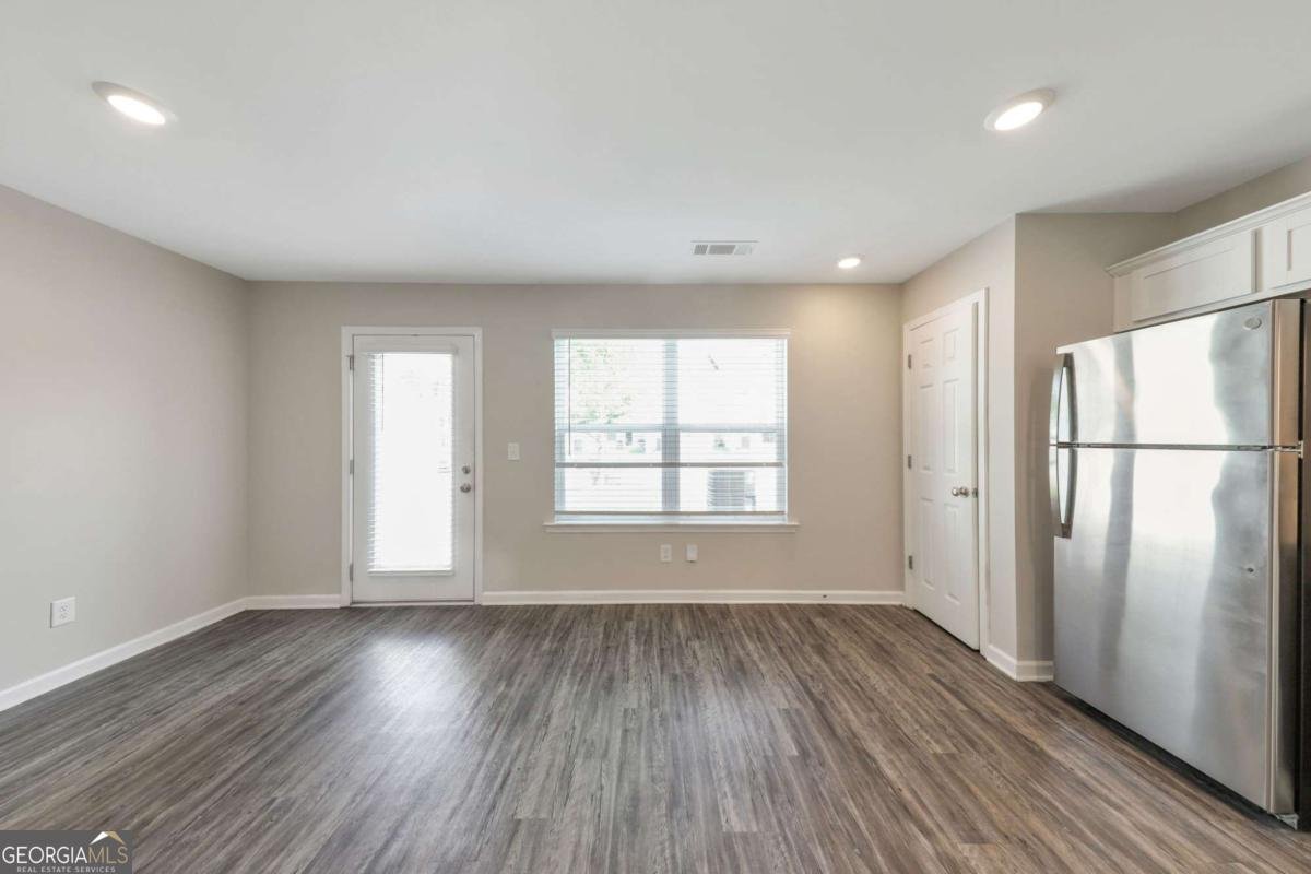 4431 Pinscher Street Union City - Photo 8