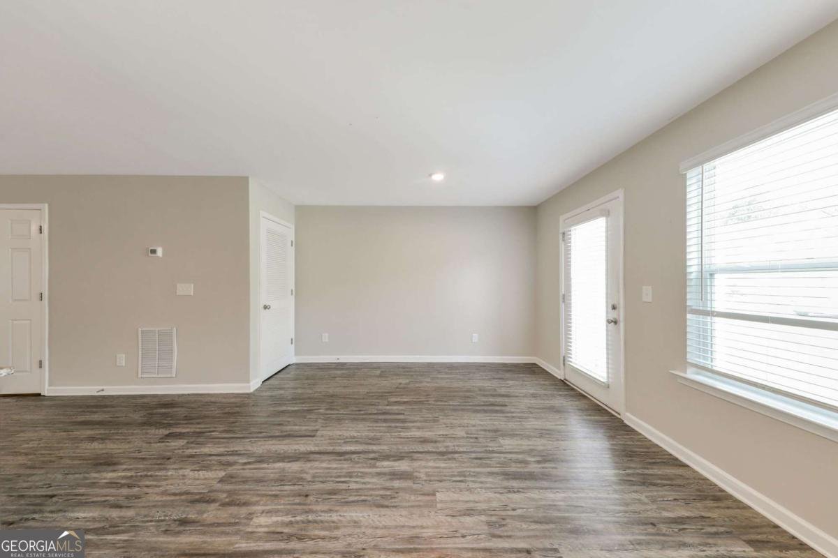4431 Pinscher Street Union City - Photo 9