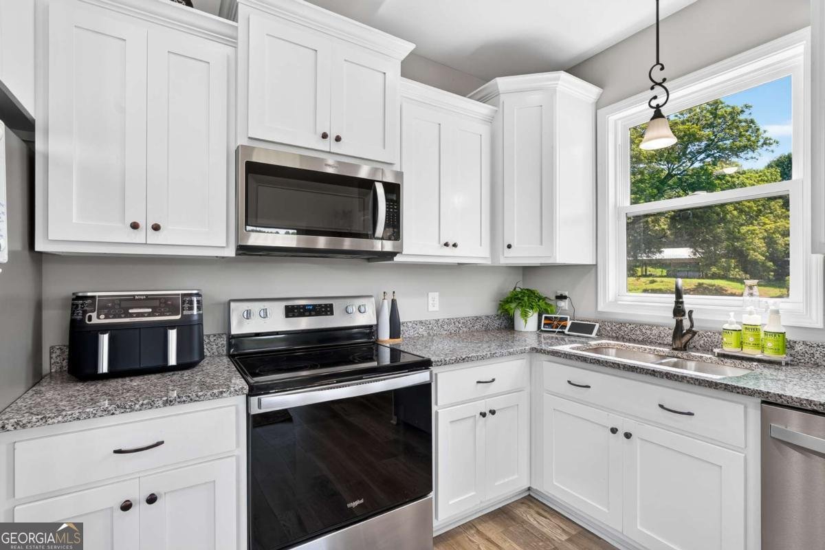 14155 HWY 106 Carnesville - Photo 11