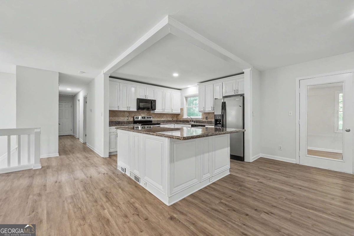 3909 Valley Brook Road Snellville - Photo 11