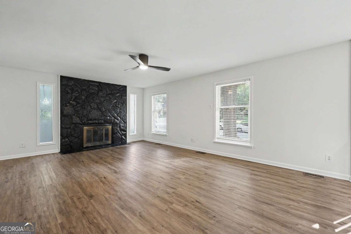 3909 Valley Brook Road Snellville - Photo 9