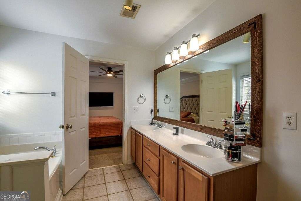 2436 Leaf Hollow Court Atlanta - Photo 19