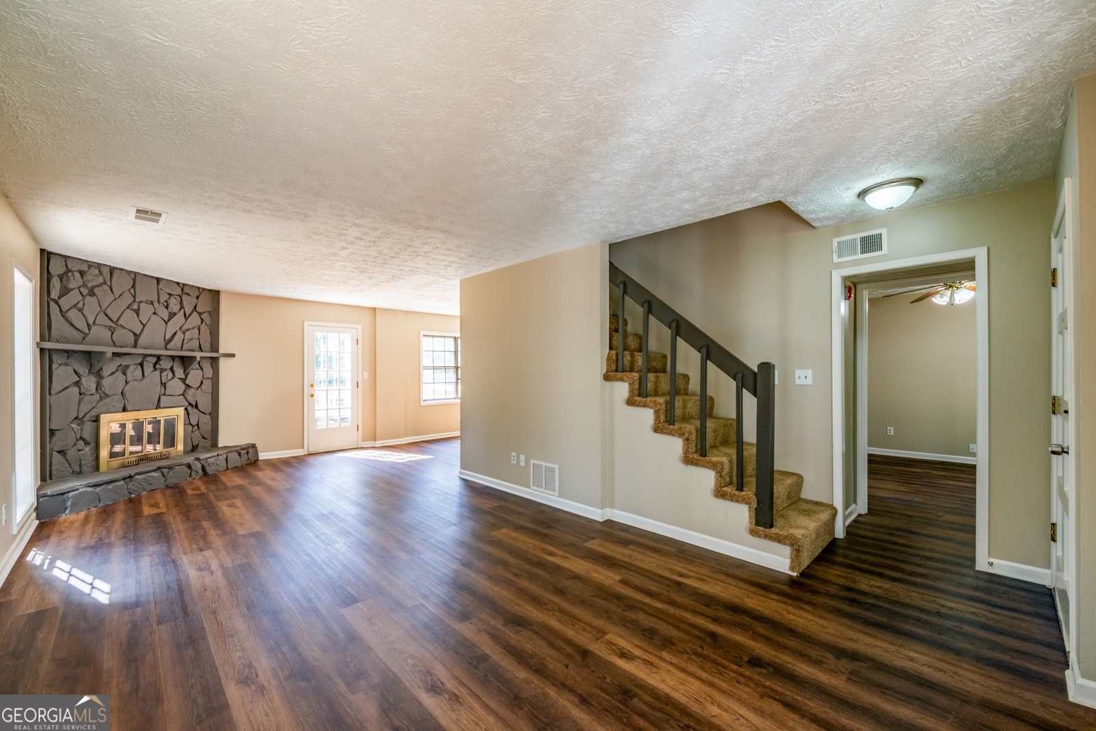 998 Ascot Court Riverdale - Photo 6