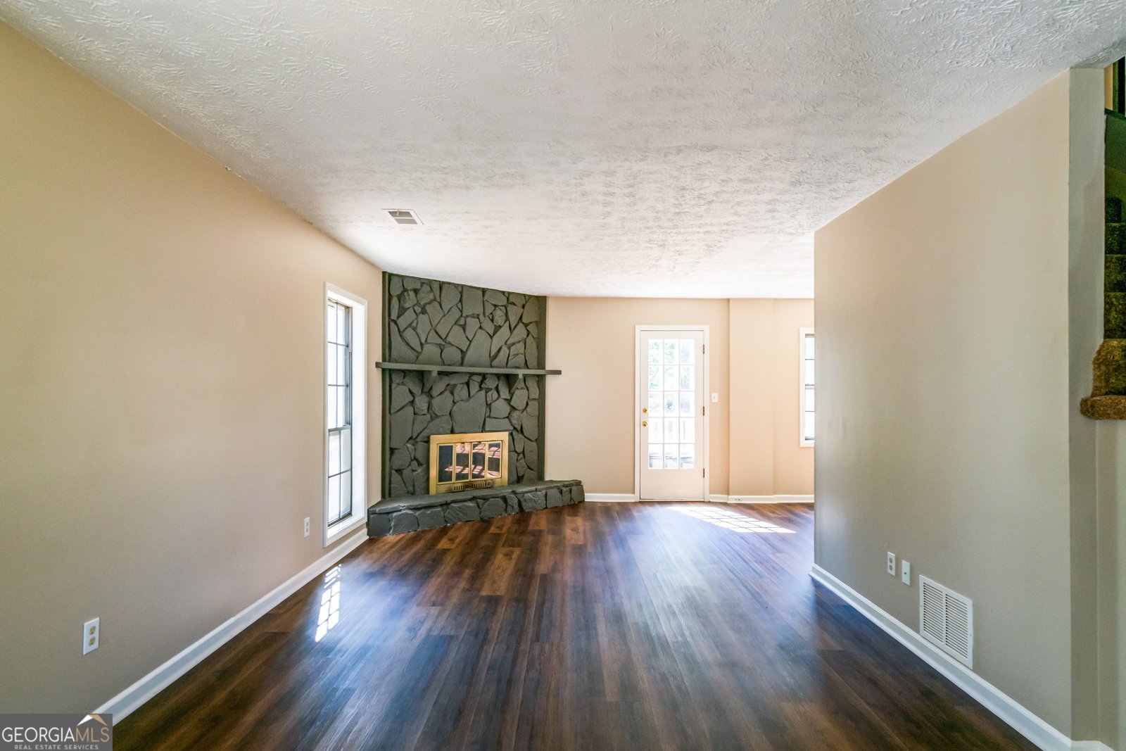 998 Ascot Court Riverdale - Photo 9