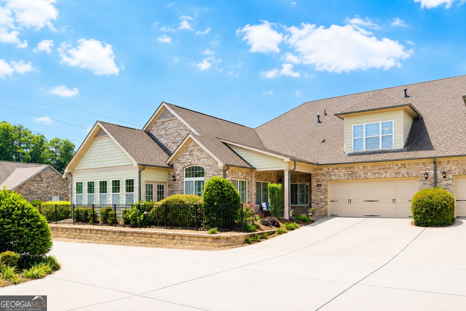 6129 Brookhaven Circle Johns Creek - main photo