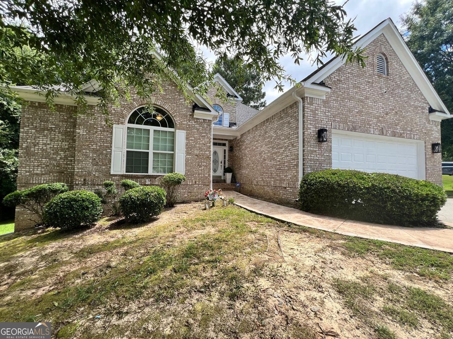 5441 The Vyne Avenue Atlanta - main photo