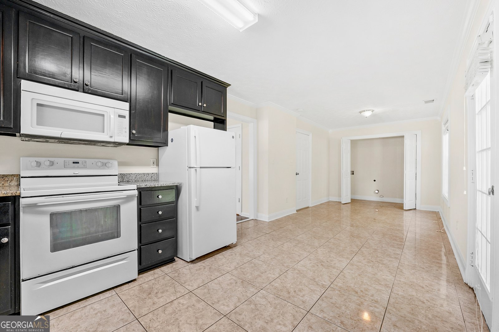 125 Bay Court Drive Stockbridge - Photo 6