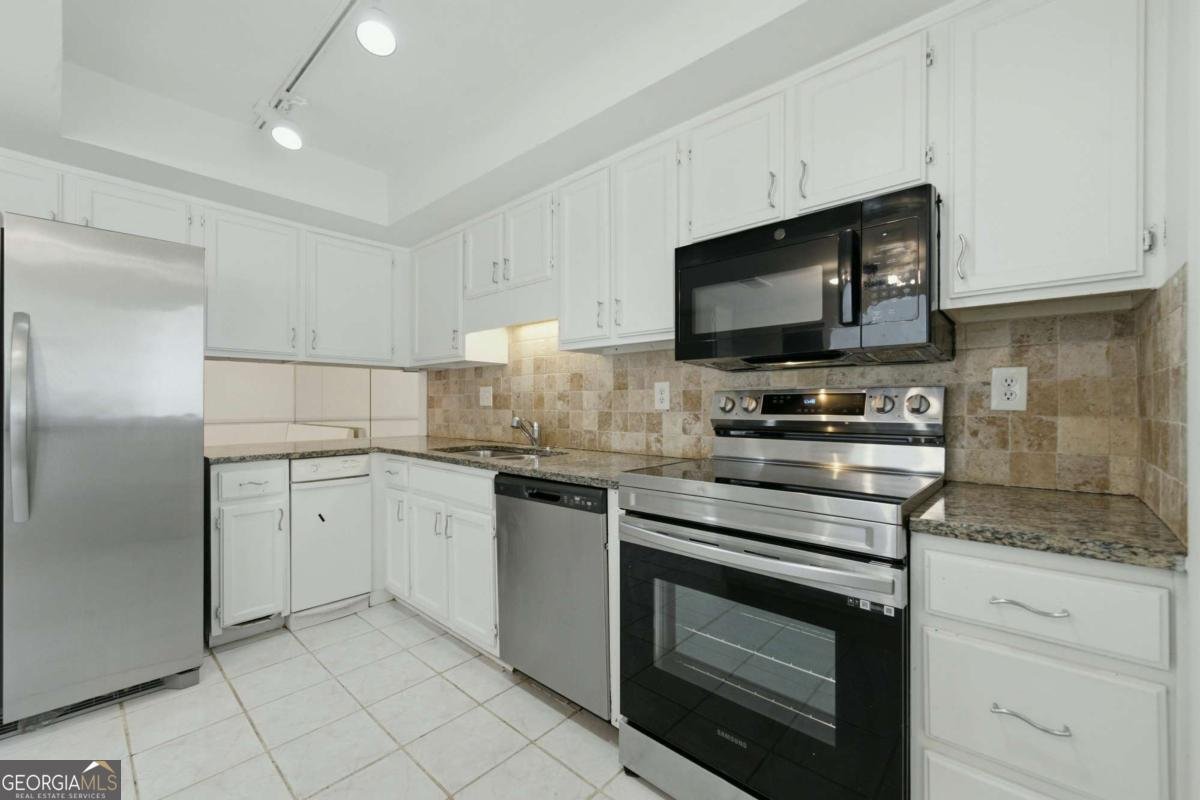 605 Serramonte Drive Marietta - Photo 7