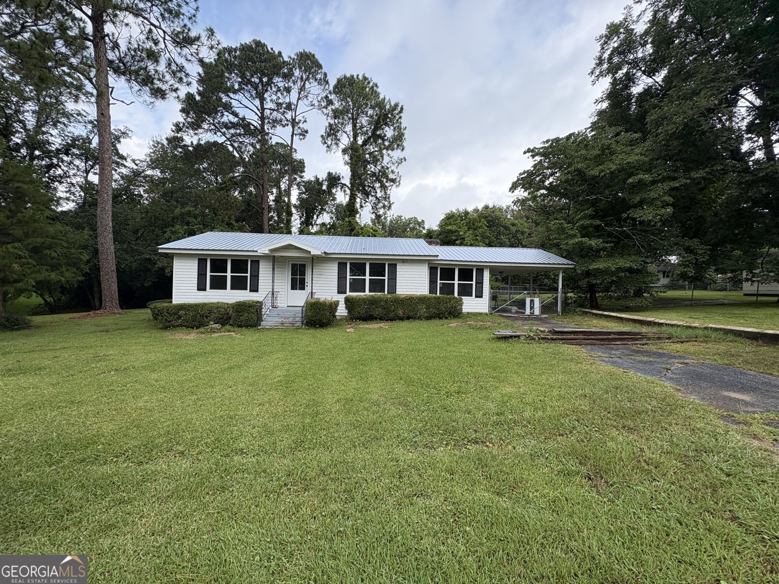 320 6th Avenue Eastman - main photo