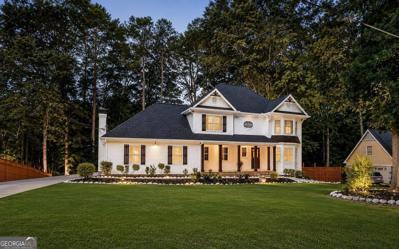 557 Daisy Nash Drive Lilburn - main photo