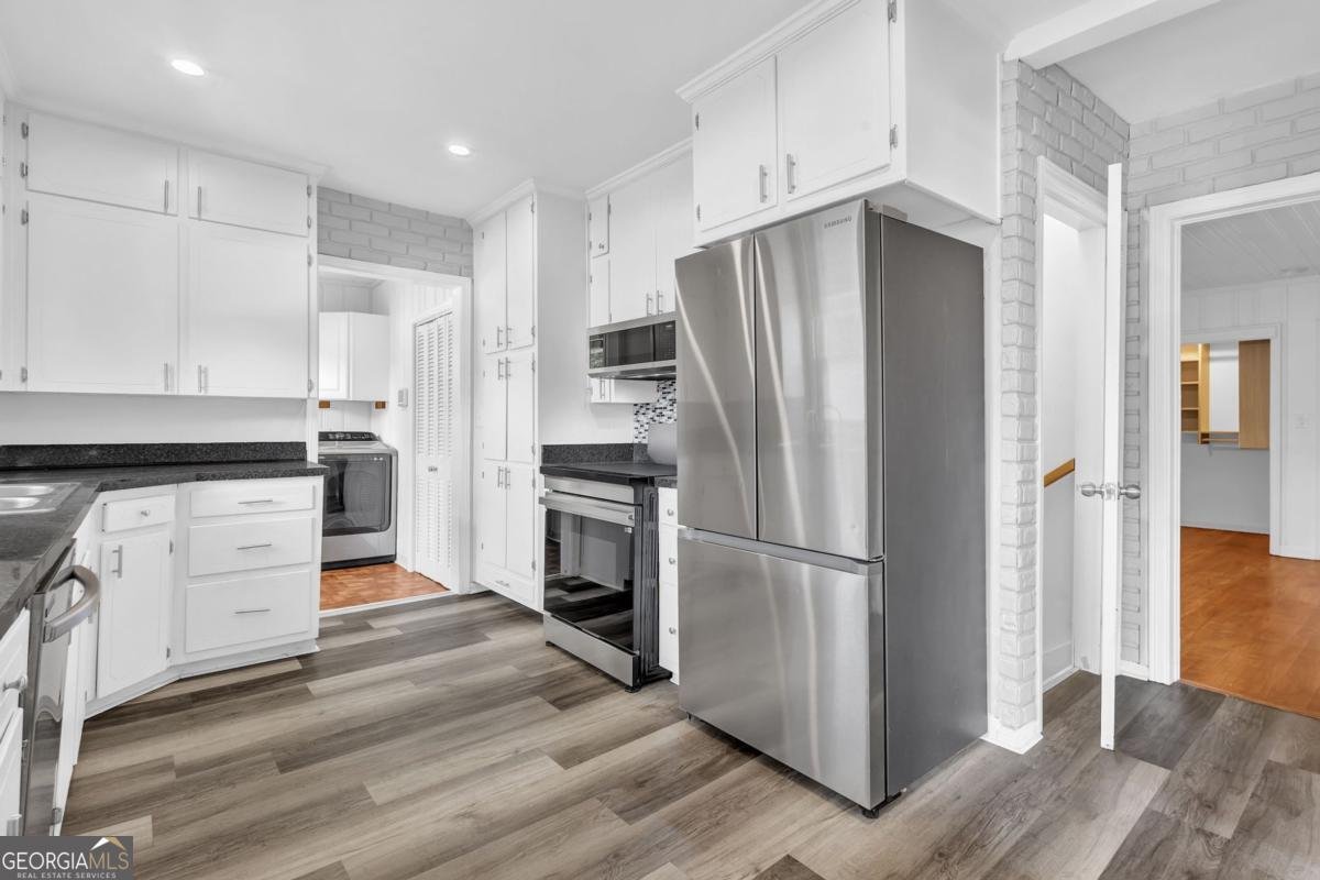 1397 Downs Drive Atlanta - Photo 8