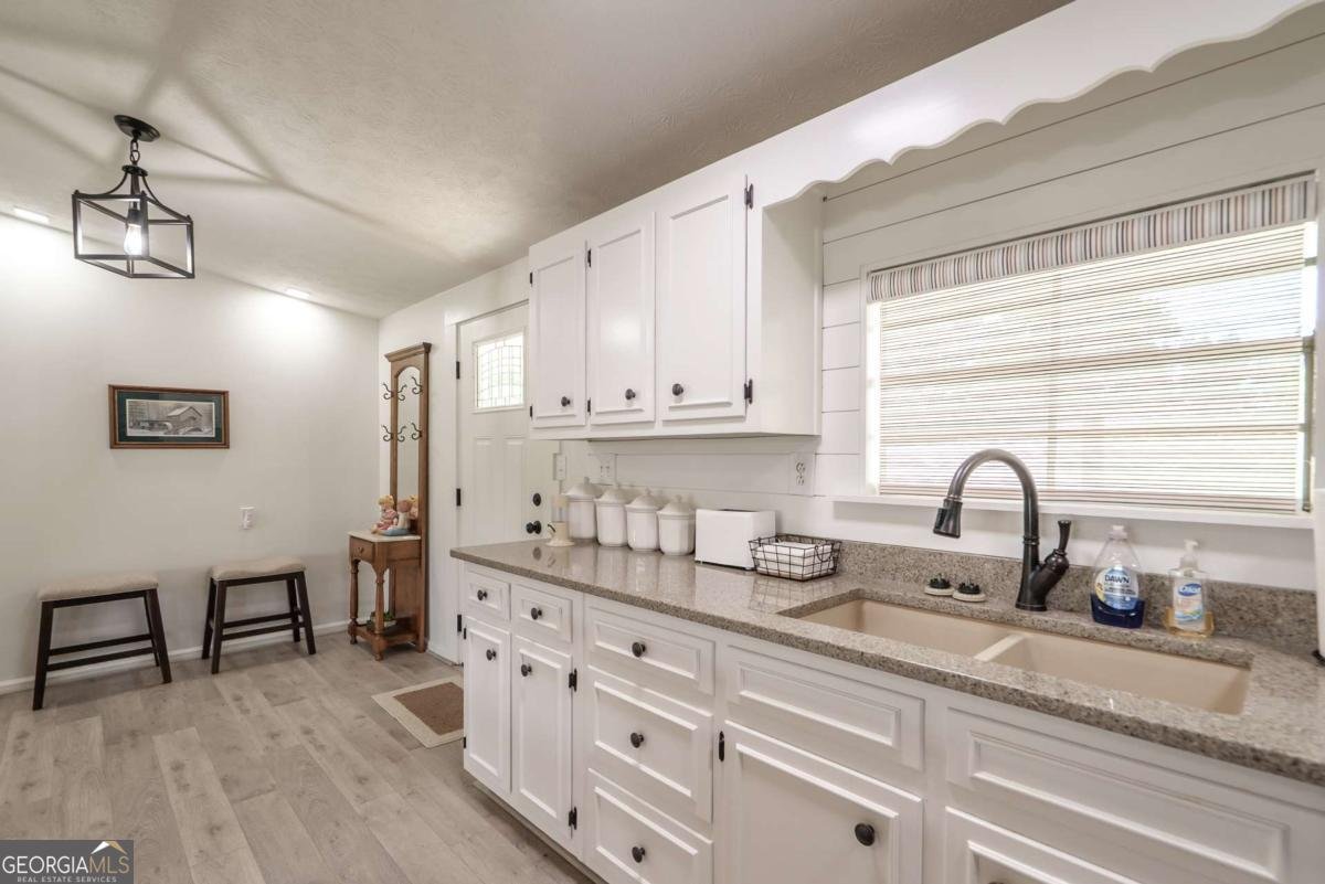 1180 Green Briar Drive Madison - Photo 18