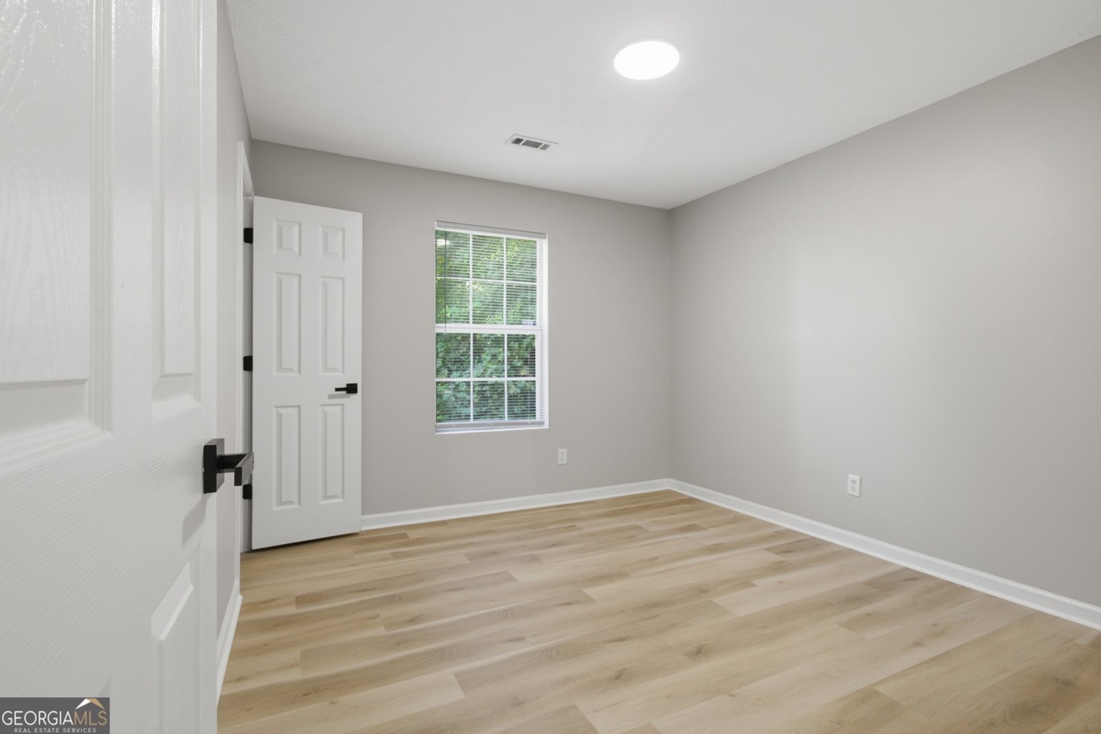 306 Cedar Street Stockbridge - Photo 11