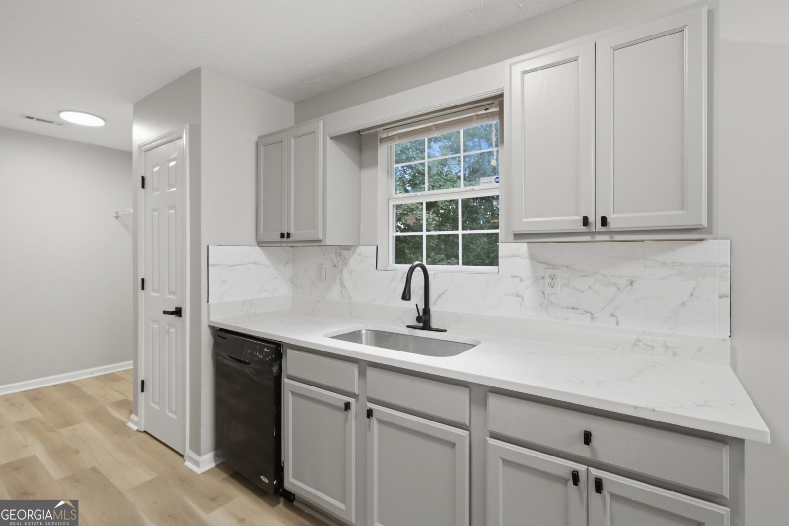 306 Cedar Street Stockbridge - Photo 6