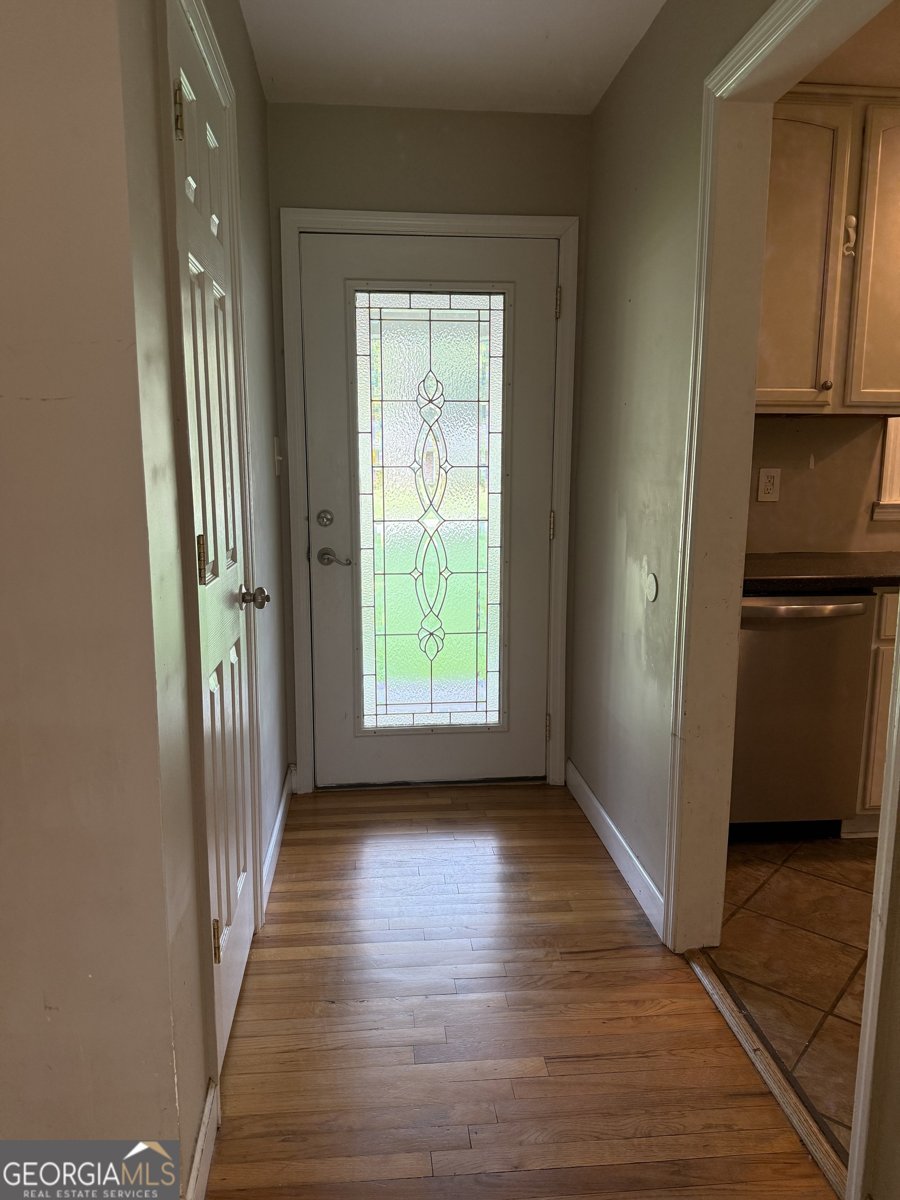 724 Virginia Lane Hull - Photo 12