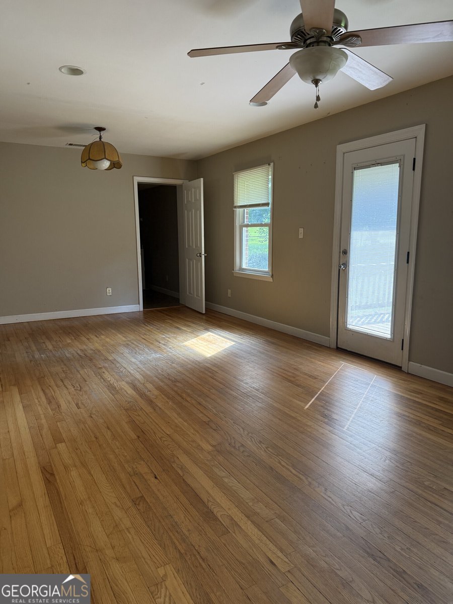 724 Virginia Lane Hull - Photo 13