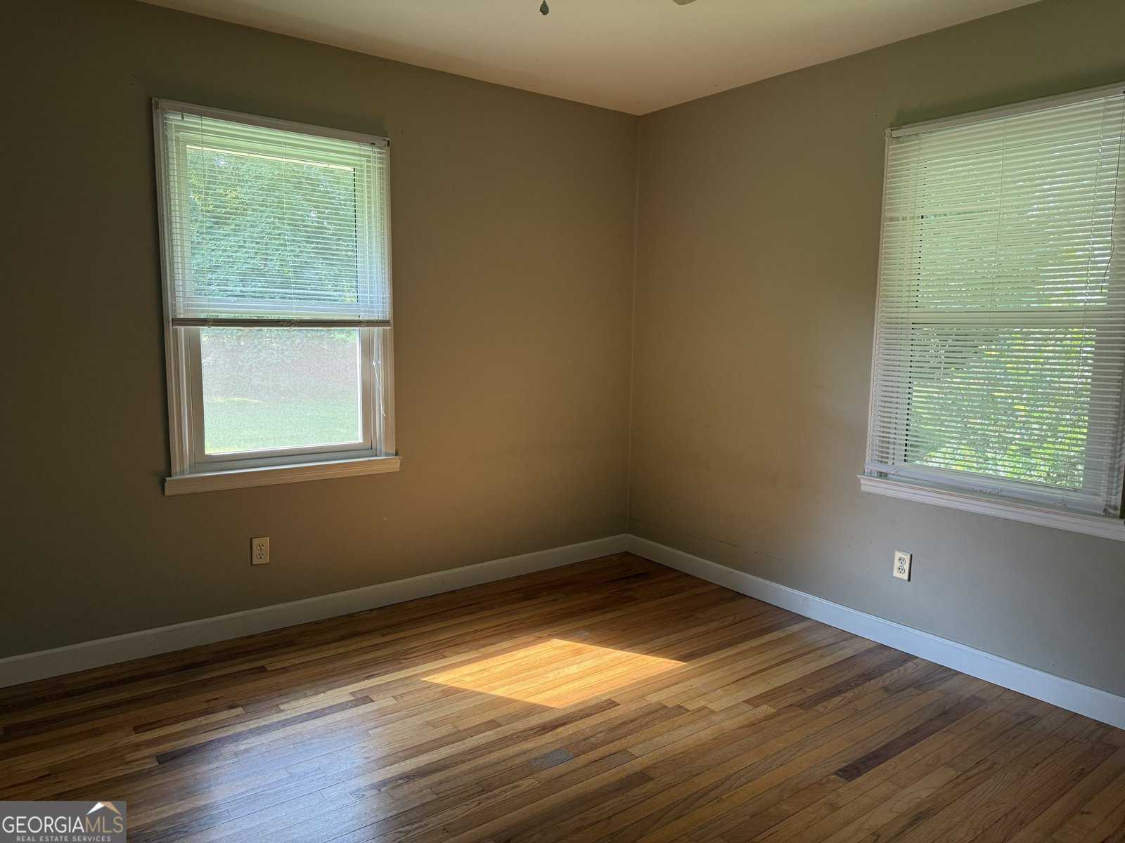 724 Virginia Lane Hull - Photo 7