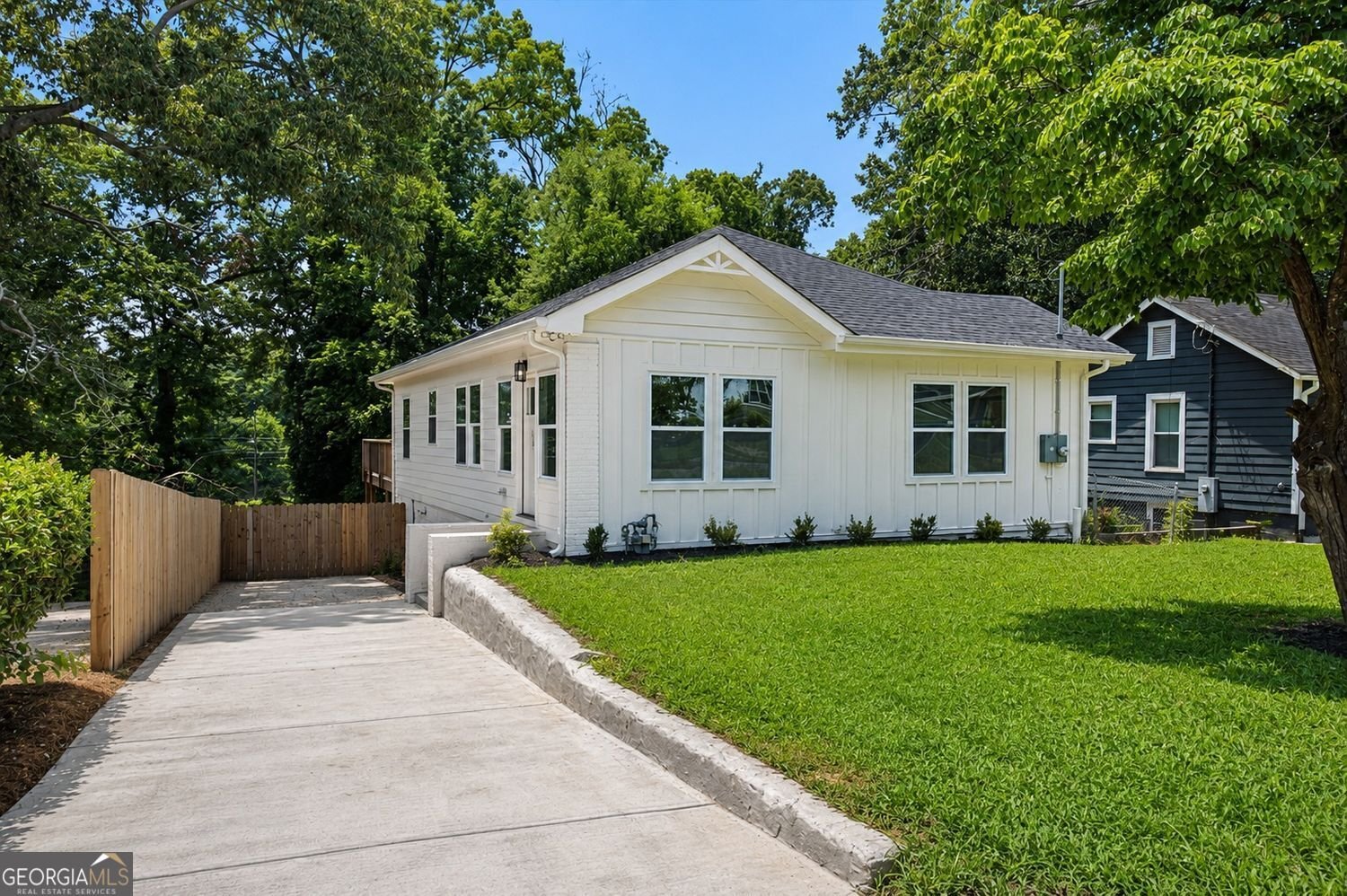 1502 Venetian Drive, SW Atlanta - main photo