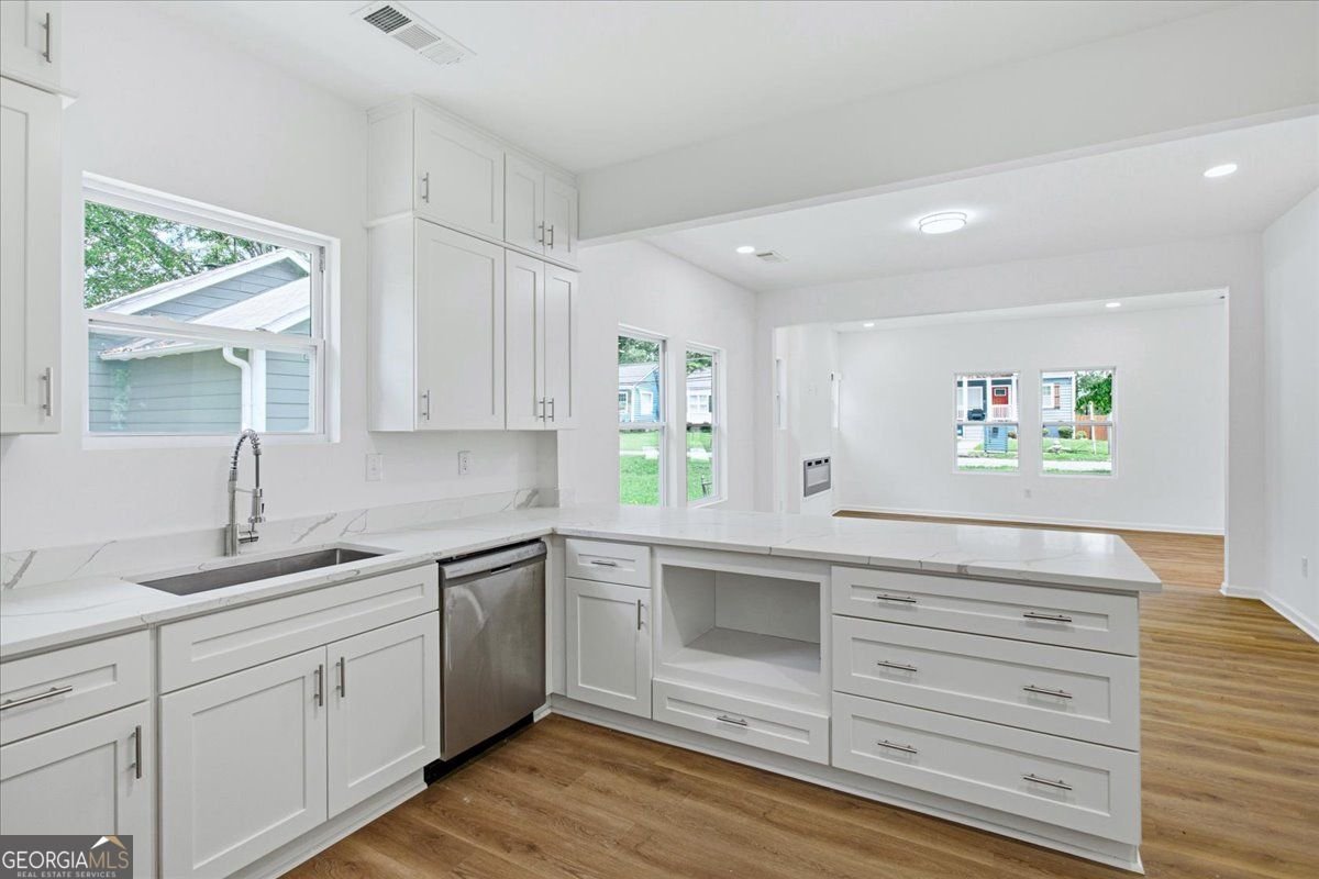 1502 Venetian Drive, SW Atlanta - Photo 13