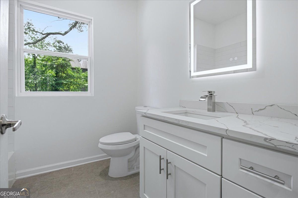 1502 Venetian Drive, SW Atlanta - Photo 16