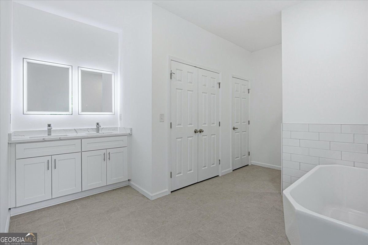 1502 Venetian Drive, SW Atlanta - Photo 23
