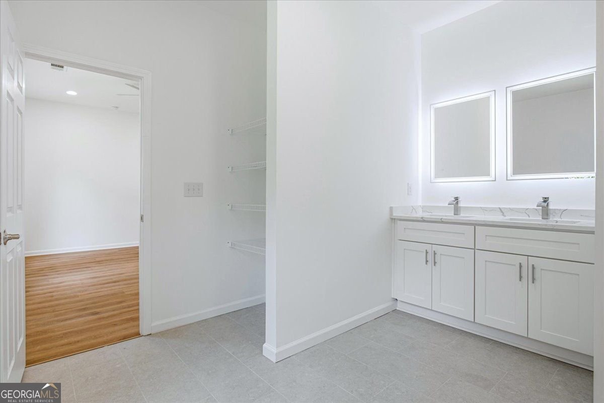 1502 Venetian Drive, SW Atlanta - Photo 25