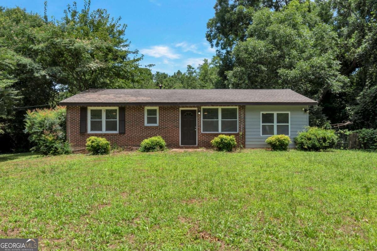 6414 Shadow Rock Drive Lithonia - main photo